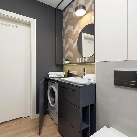 Go With Balcony Rakowicka Cracow By Renters Apartman Krakkó