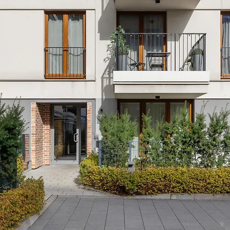 Go With Balcony Rakowicka Cracow By Renters Apartment