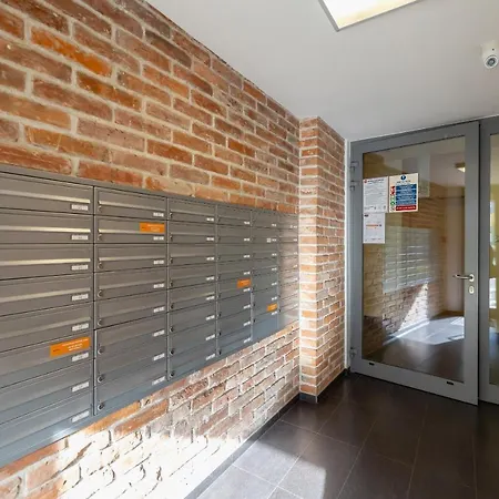 Go With Balcony Rakowicka Cracow By Renters 克拉科夫